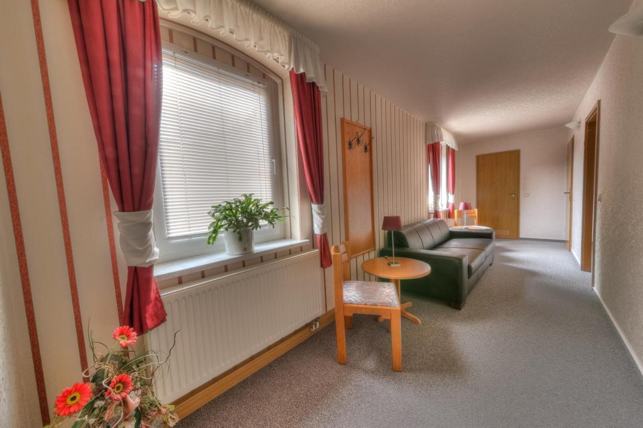 Hotel - Pension & Gaststaette "Alter Koenig" Hettstedt Εξωτερικό φωτογραφία